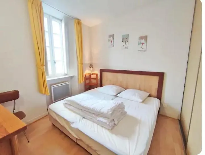Logement A Proximite Des Telecabines Et En Face Du Parc Des Thermes Bagnères-de-Luchon 프랑스